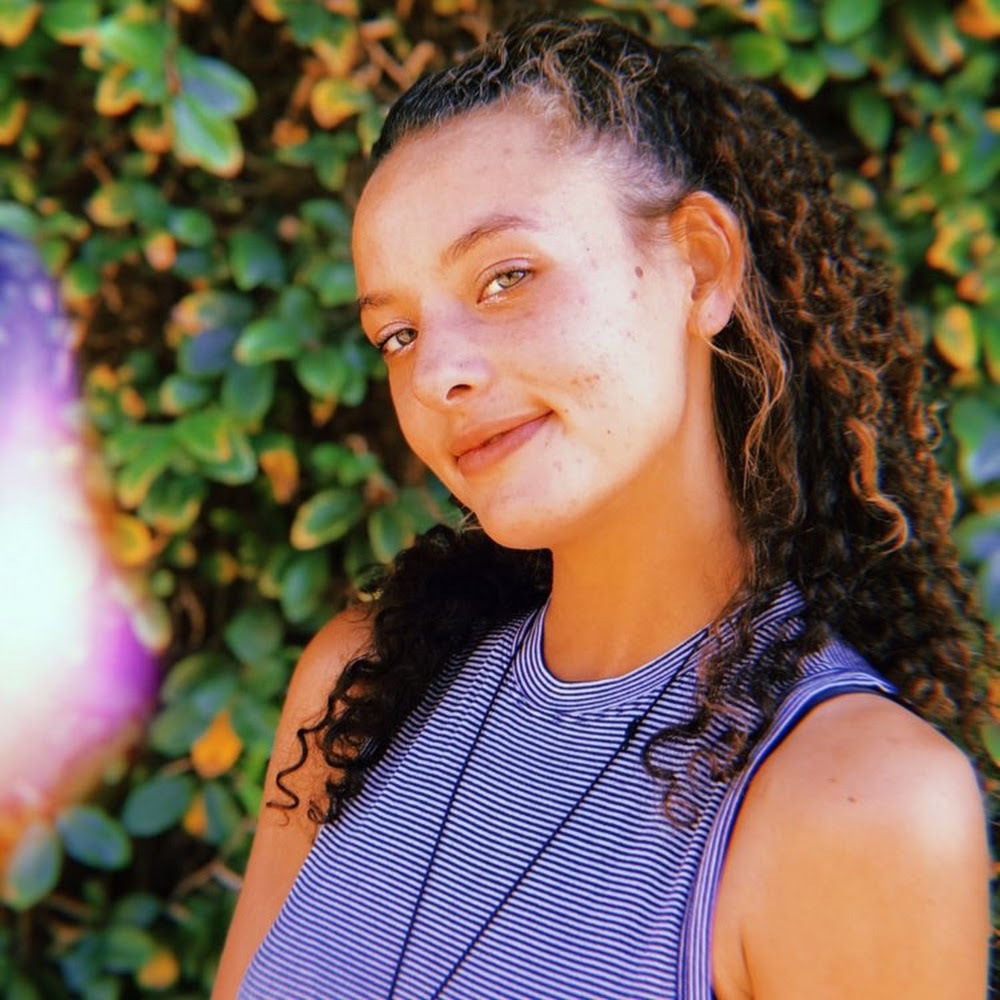 Meet your Posher, Ayla